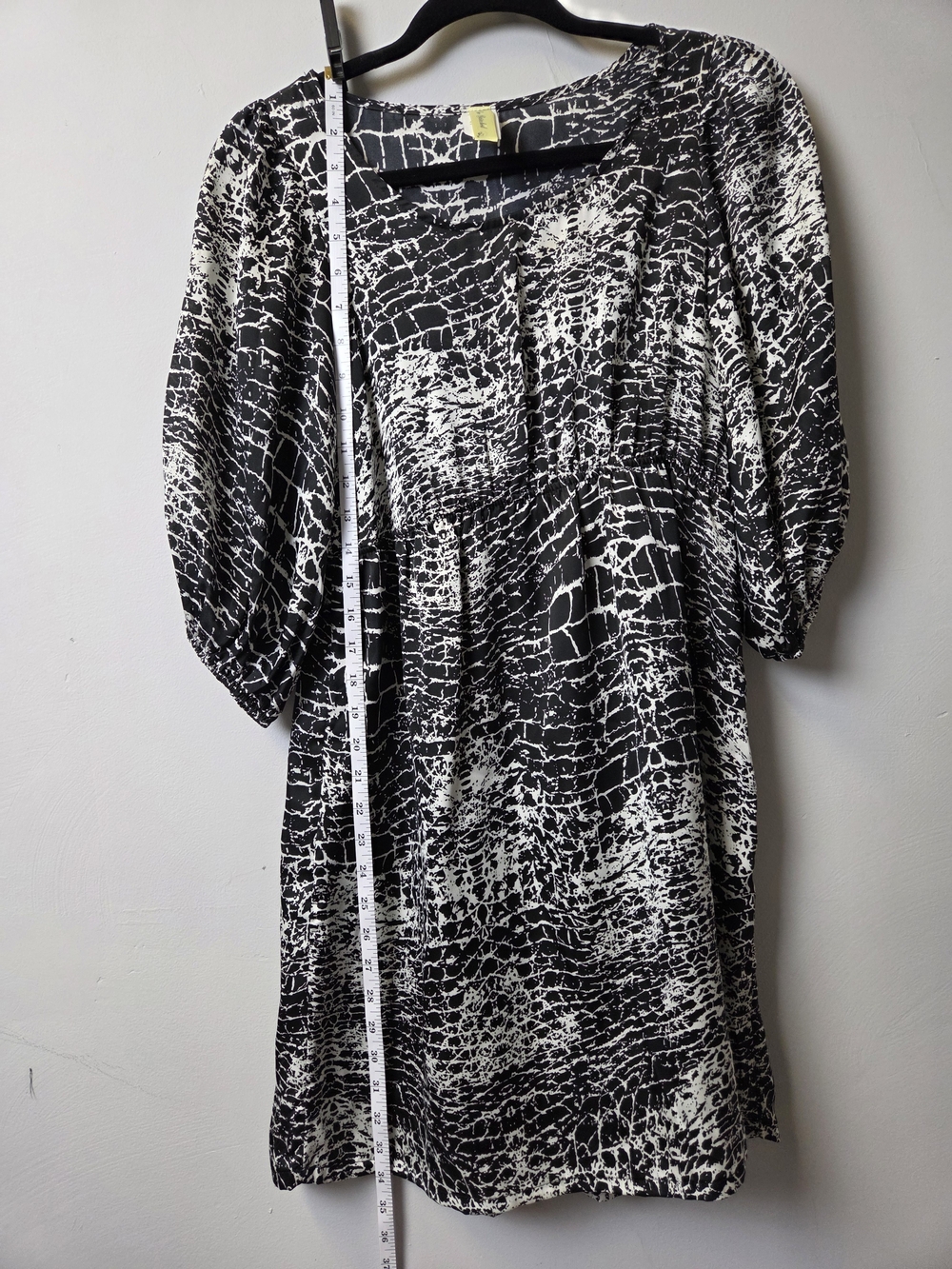 Black & White Crackle Print Long Sleeve Dress - Picture 6 of 9